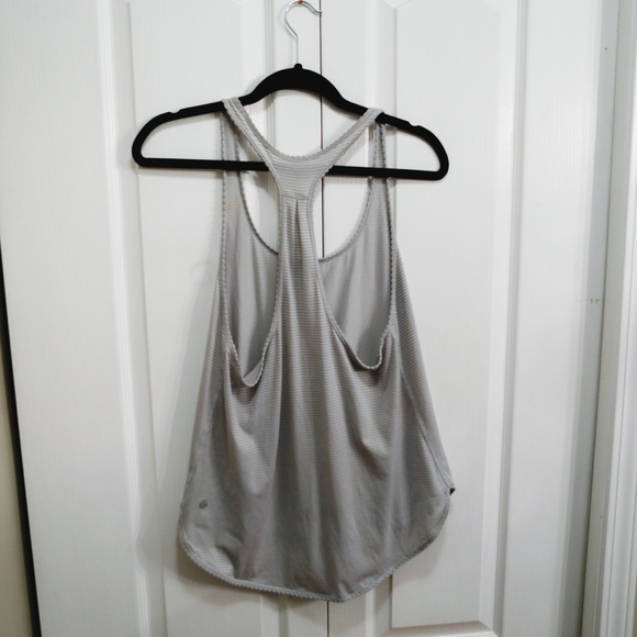 LULULEMON 105 F Singlet - Size 8 - Picture 4 of 6